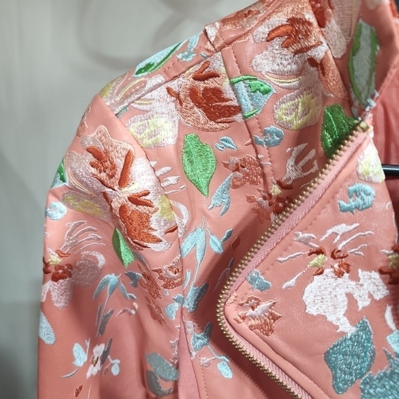 COLLEEN Lopez Womens Embroidered Faux Leather Jacket. Size Medium - Picture 8 of 9